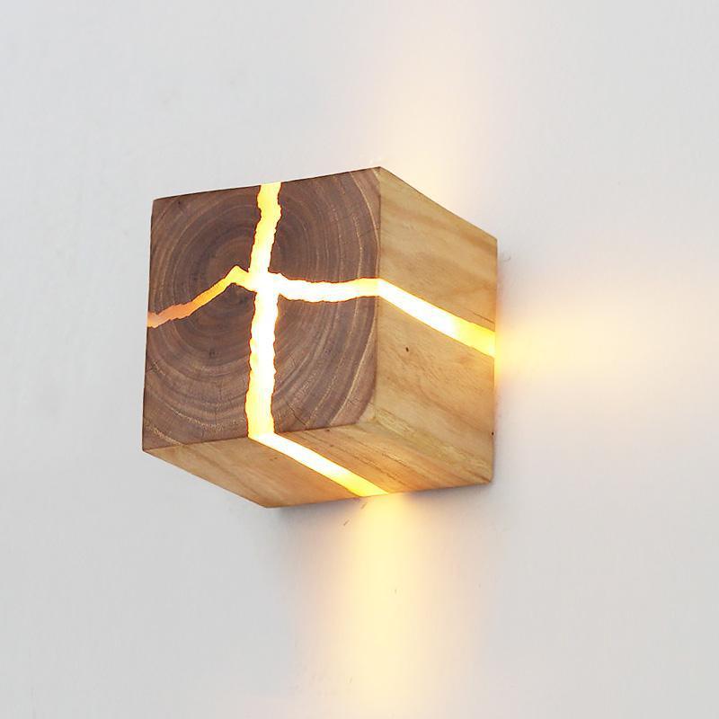 Houten kubus wandlamp
