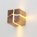 Houten kubus wandlamp