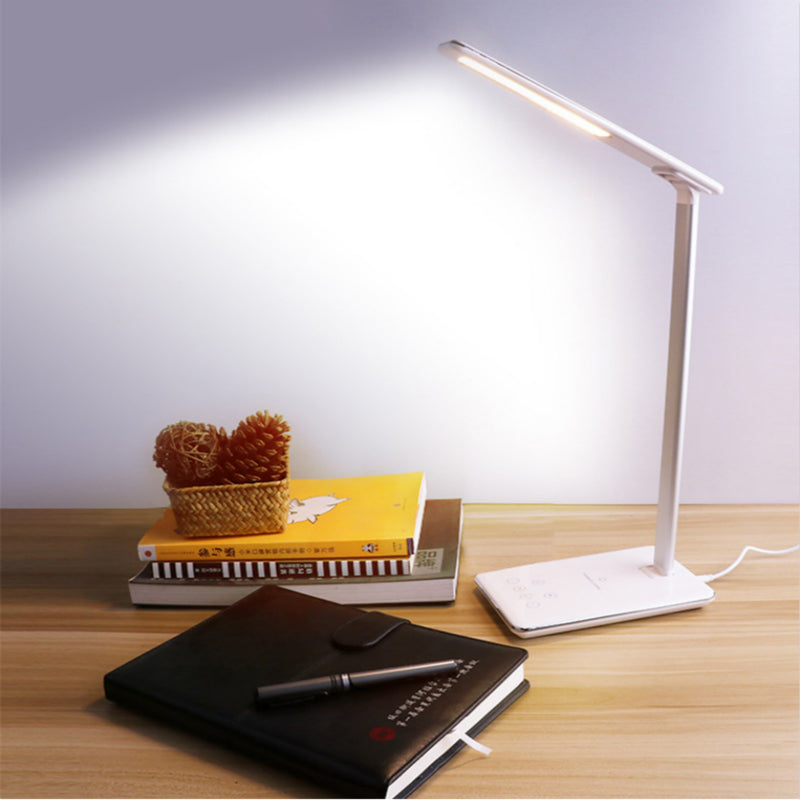 Bureaulamp met magnetische gsm lader