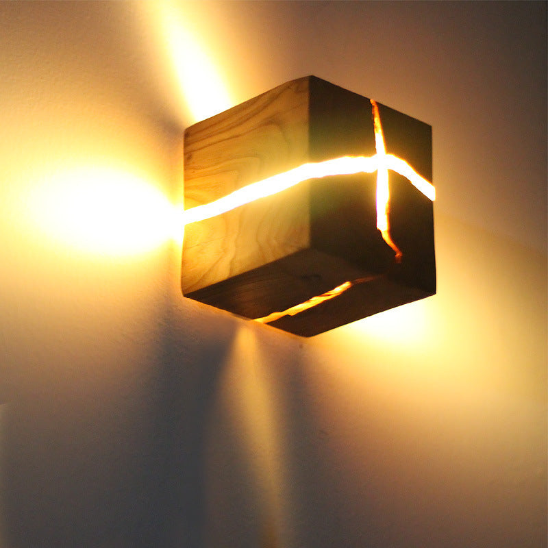 Houten kubus wandlamp