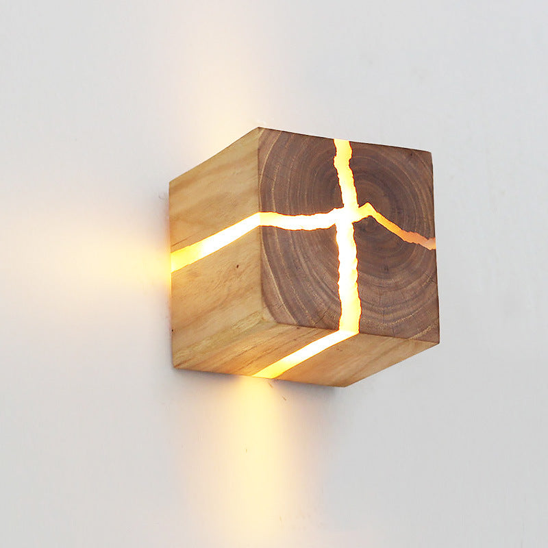 Houten kubus wandlamp